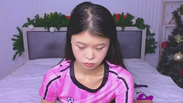 Tina Kim  online show from December 21, 2024, 7:45 am