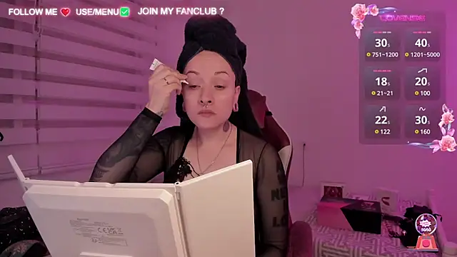 Snapshot of Domina_Deivis chatting on February 16, 2025, 5:04 am Domina Deivis online show from February 16, 2025, 5:04 am
