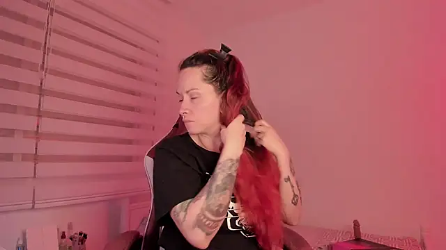 Snapshot of Domina_Deivis chatting on February 22, 2025, 5:12 am Domina Deivis online show from February 22, 2025, 5:12 am