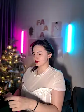 Snapshot of HoneySweetBee chatting on December 19, 2025, 4:36 pm HoneySweetBee online show from December 19, 2025, 4:36 pm