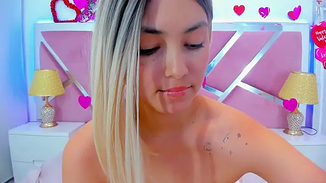 NinnaVous online show from February 27, 2025, 7:15 pm