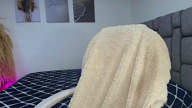 MariianaGomez online show from May 13, 2026, 3:20 pm