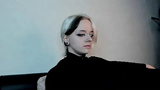Snapshot of Holy_Silvia chatting on February 28, 2025, 11:58 am Holy Silvia online show from February 28, 2025, 11:58 am