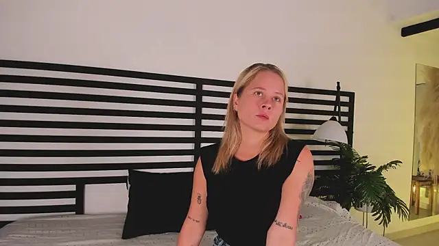 stefanny ruiz  online show from January 23, 2025, 12:19 pm