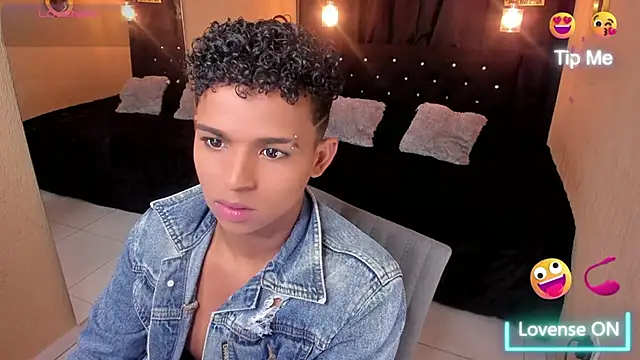 Snapshot of Noah_Smith04 chatting on March 9, 2025, 9:25 pm Noah Smith04 online show from March 9, 2025, 9:25 pm
