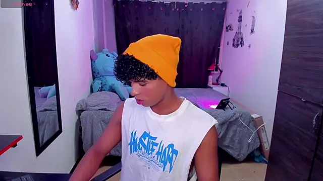 Snapshot of Noah_Smith04 chatting on October 9, 2025, 2:48 pm Noah Smith04 online show from October 9, 2025, 2:48 pm