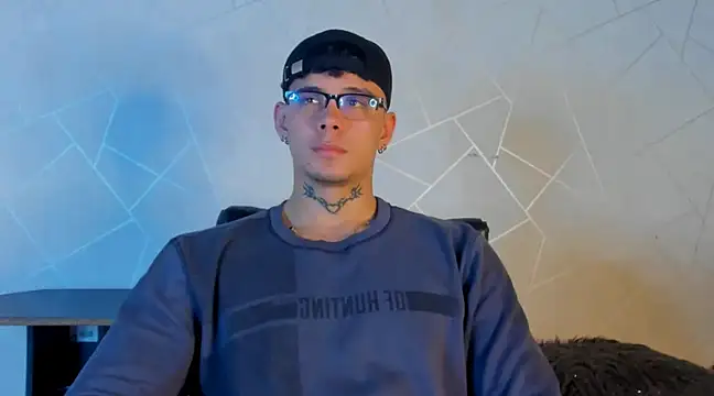 NoahhBrown online show from December 10, 2024, 3:09 am