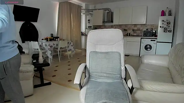 ZackFraser online show from October 4, 2025, 9:29 am