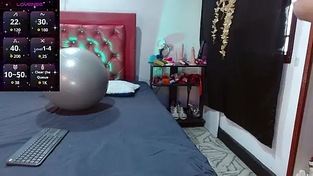 cleopatraa online show from December 9, 2024, 8:33 pm