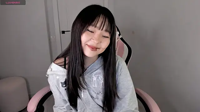 Snapshot of hee_young11 chatting on September 17, 2025, 4:41 pm hee young11 online show from September 17, 2025, 4:41 pm