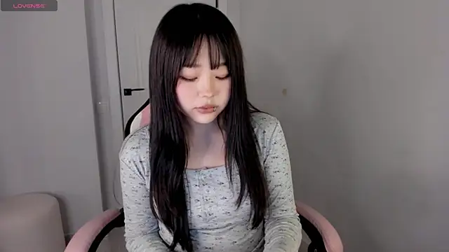 Snapshot of hee_young11 chatting on September 18, 2025, 1:24 pm hee young11 online show from September 18, 2025, 1:24 pm