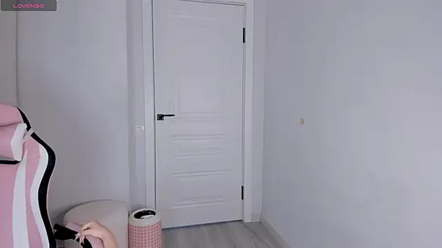 hee young11 online show from December 1, 2025, 12:32 pm