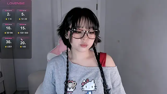 Snapshot of hee_young11 chatting on February 17, 2026, 6:47 pm hee young11 online show from February 17, 2026, 6:47 pm