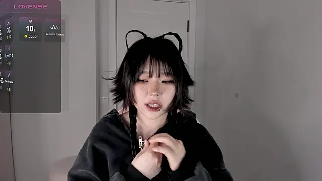 Snapshot of hee_young11 chatting on March 3, 2026, 8:26 pm hee young11 online show from March 3, 2026, 8:26 pm