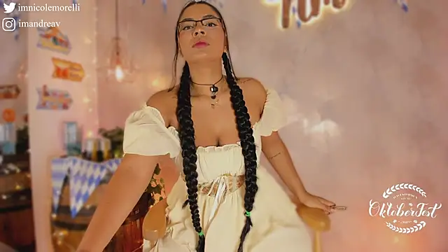 Nicolemorelli2 online show from October 3, 2025, 12:46 pm