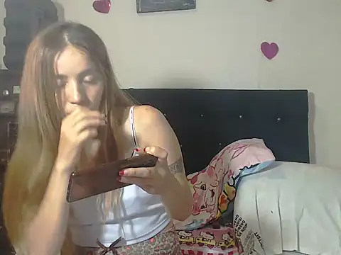 Snapshot of valerivegass chatting on October 24, 2025, 8:27 pm valerivegass online show from October 24, 2025, 8:27 pm