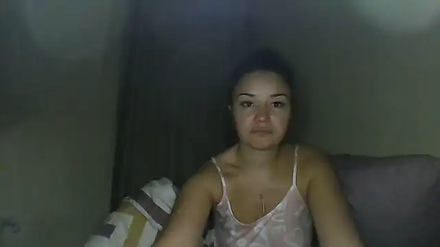 Linusya online show from November 23, 2025, 5:13 pm