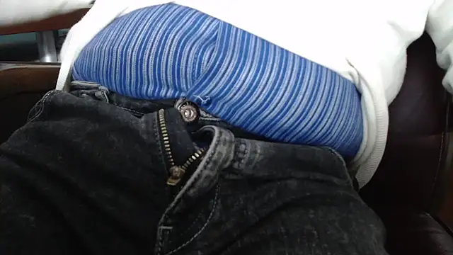 smoothandtiny online show from February 14, 2025, 7:54 pm