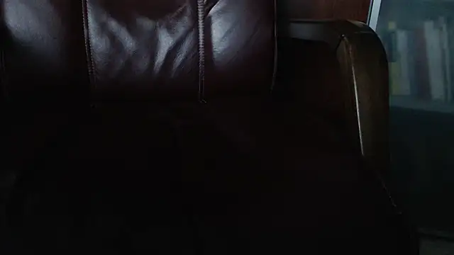 smoothandtiny online show from February 25, 2025, 10:58 am