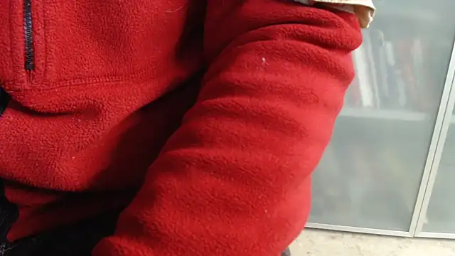 smoothandtiny online show from March 18, 2025, 6:36 am