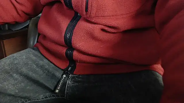 smoothandtiny online show from March 20, 2025, 3:58 pm