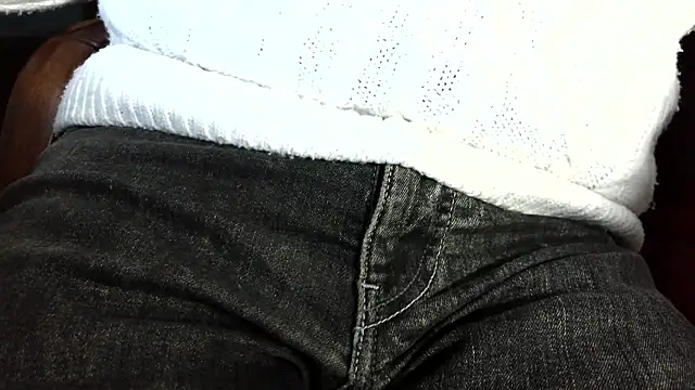 smoothandtiny online show from March 18, 2026, 8:12 pm