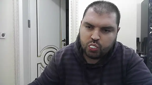 KIZLAZIMYaa online show from February 5, 2026, 7:29 pm