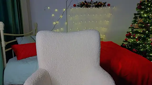 Snapshot of Lina-hill chatting on December 6, 2024, 1:00 pm Lina-hill online show from December 6, 2024, 1:00 pm