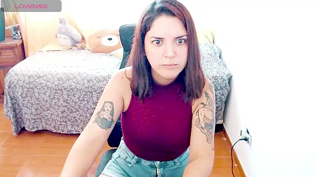 raquellov1 online show from March 4, 2025, 8:49 pm