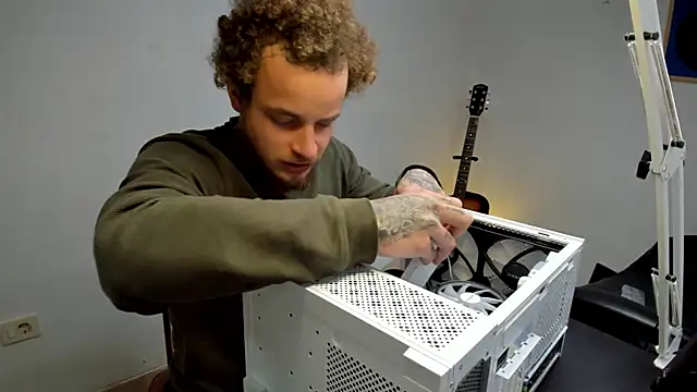 layneinchains online show from December 20, 2025, 10:55 am