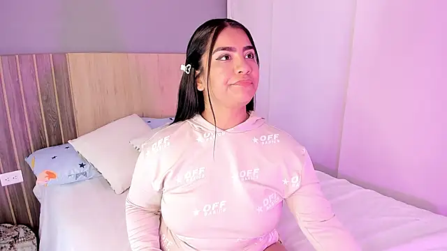 hannnasmith online show from November 12, 2025, 3:07 am