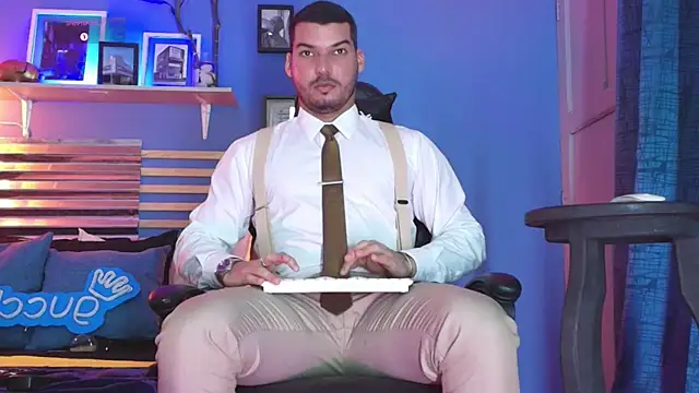 HenryBenso online show from December 3, 2024, 7:44 pm