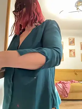 la petite prunette69 online show from November 1, 2025, 12:07 pm