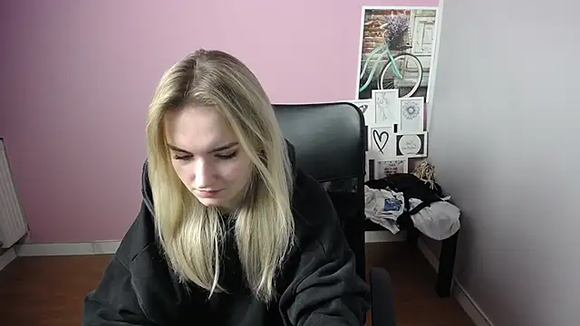 Snapshot of viktoria_lovely chatting on December 23, 2024, 9:49 am viktoria lovely online show from December 23, 2024, 9:49 am