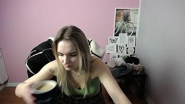 Snapshot of viktoria_lovely chatting on March 3, 2025, 11:11 am viktoria lovely online show from March 3, 2025, 11:11 am