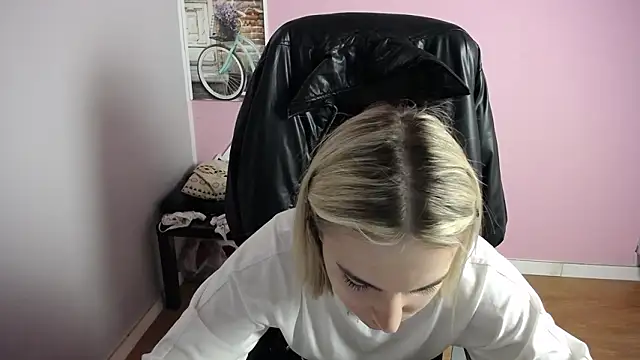 viktoria lovely online show from February 25, 2026, 11:31 am