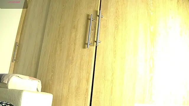 aidaadams online show from November 27, 2025, 11:23 am