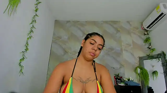 Alika01 online show from September 27, 2025, 7:08 pm