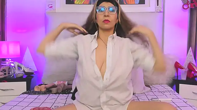 Snapshot of BellaaStarlix chatting on December 3, 2024, 2:03 am BellaaStarlix online show from December 3, 2024, 2:03 am