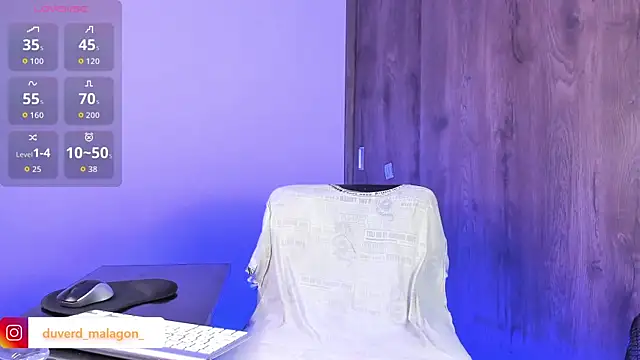 Demian cute18 online show from October 1, 2025, 11:33 pm