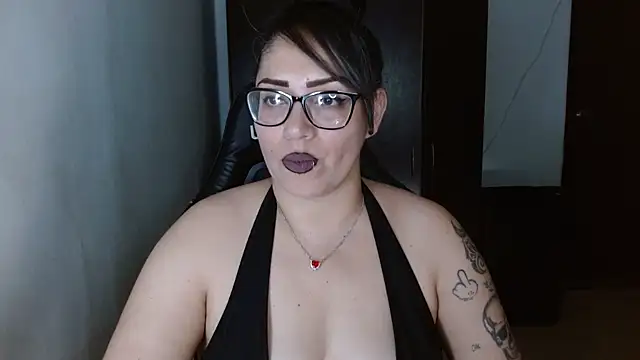 Snapshot of natashasmithe chatting on May 18, 2026, 12:18 am natashasmithe online show from May 18, 2026, 12:18 am