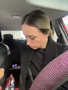 StasyWood online show from April 21, 2026, 1:42 am