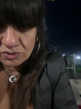 Snapshot of Sensualmente333 chatting on April 23, 2026, 2:02 am Sensualmente333 online show from April 23, 2026, 2:02 am