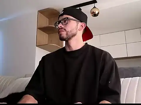 Phantom Bigger1 online show from December 19, 2025, 6:59 pm