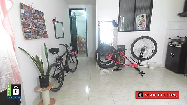 Scarletleon77 online show from October 2, 2025, 1:40 pm