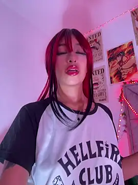 Snapshot of Hot_sophie_ chatting on May 25, 2026, 1:44 am Hot sophie online show from May 25, 2026, 1:44 am