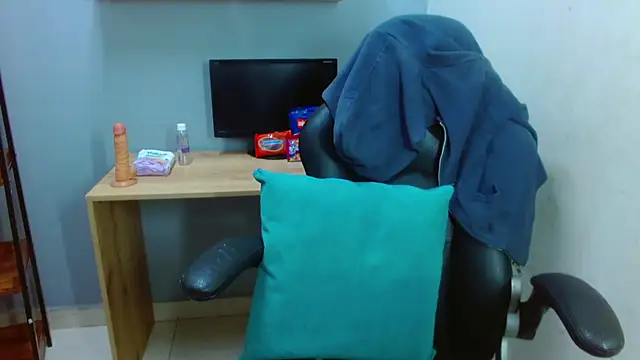 Erika Stevens online show from January 5, 2025, 2:27 am