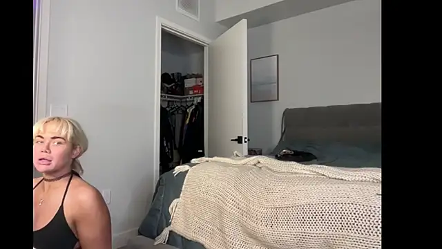 ElenaErickson online show from December 22, 2025, 2:41 am