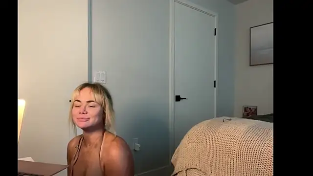 ElenaErickson online show from June 14, 2026, 2:20 am
