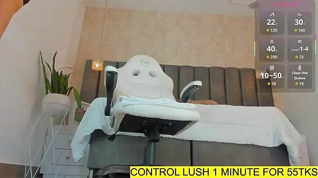 Snapshot of Liinda_Saenz chatting on September 22, 2025, 11:45 am Liinda Saenz online show from September 22, 2025, 11:45 am